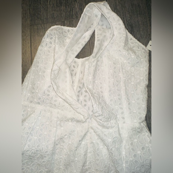 Ann Taylor Woman’s Peplum Eyelet Sleeveless Top - Picture 3 of 7